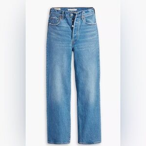 NWOT Levi's Ribcage Straight Ankle size 29 high rise.